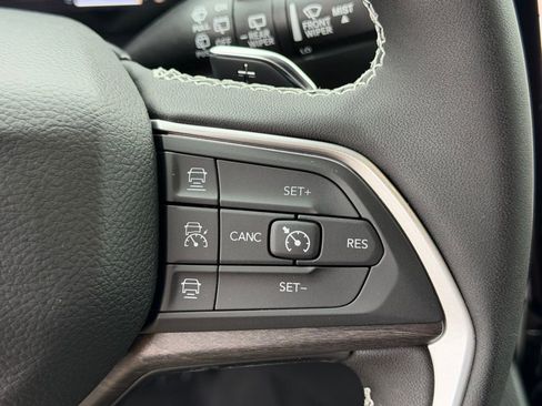 New 2025 Jeep Grand Cherokee Limited image 17