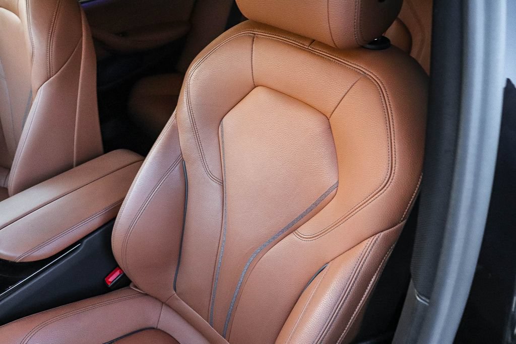 Used 2020 BMW 530e w/ M Sport Package RWD image 27