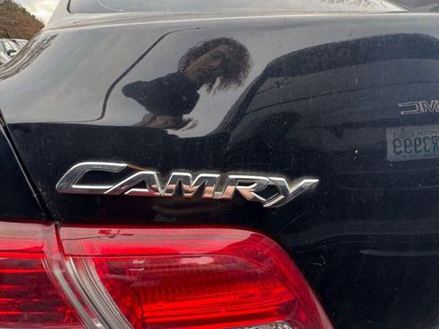 Used 2011 Toyota Camry LE image 9