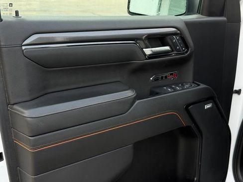 Used 2023 GMC Sierra 1500 AT4 w/ AT4 Preferred Package AWD/4WD image 9