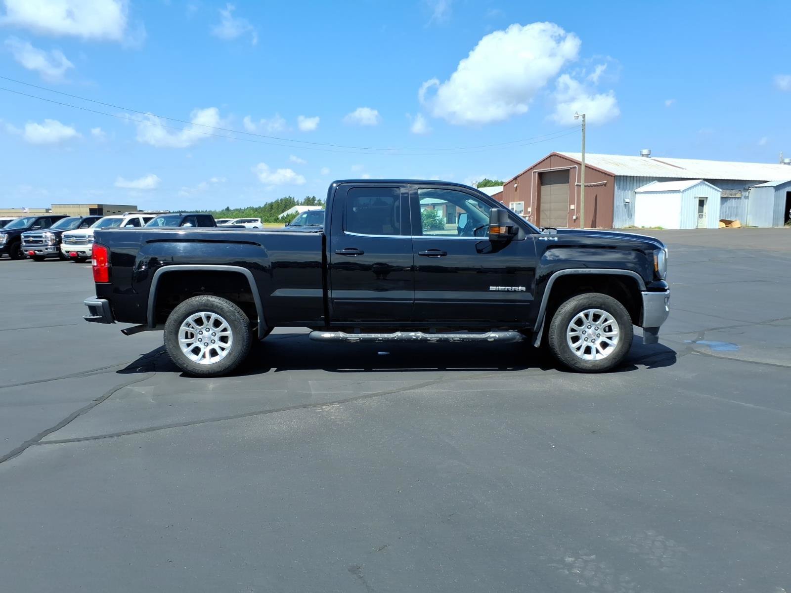 Used 2018 GMC Sierra 1500 SLE w/ Max Trailering Package AWD/4WD image 7