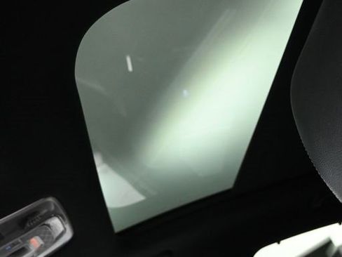 Used 2023 Genesis GV70 2.5T w/ Sport Prestige Package image 18