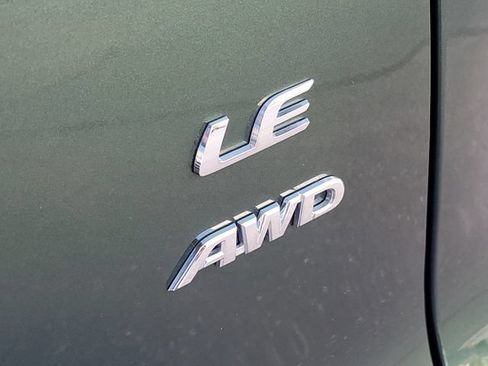 Used 2023 Toyota Corolla Cross LE AWD/4WD image 6