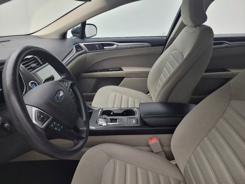 Used 2019 Ford Fusion SE FWD image 17