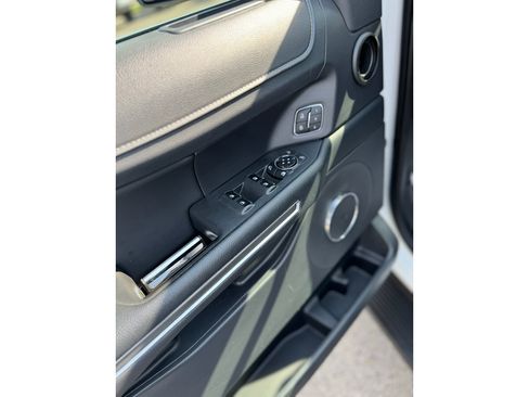 Used 2024 Ford Expedition Max XLT AWD/4WD image 31