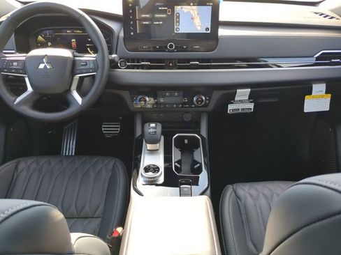 New 2026 Mitsubishi Outlander SEL image 18