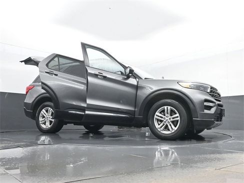 Used 2022 Ford Explorer XLT w/ Equipment Group 202A image 34