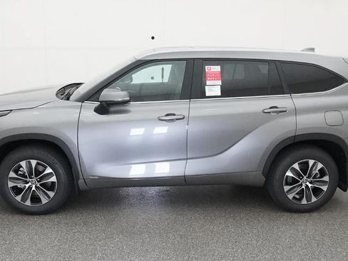 New 2026 Toyota Highlander XLE AWD/4WD image 3