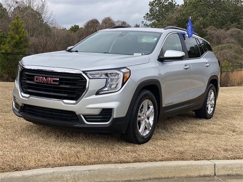 Used 2022 GMC Terrain SLE w/ Driver Convenience Package image 10