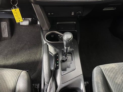 Used 2017 Toyota RAV4 LE w/ Carpet Mat Package AWD/4WD image 33