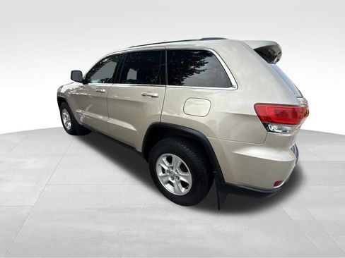 Used 2014 Jeep Grand Cherokee Laredo w/ Security & Convenience Group AWD/4WD image 4