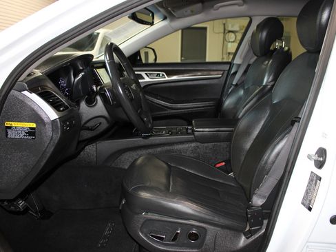 Used 2016 Hyundai Genesis 3.8 RWD image 8