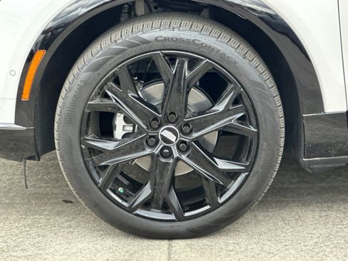 Used 2025 Cadillac Optiq Sport 1 w/ LPO, ONYX Package image 24