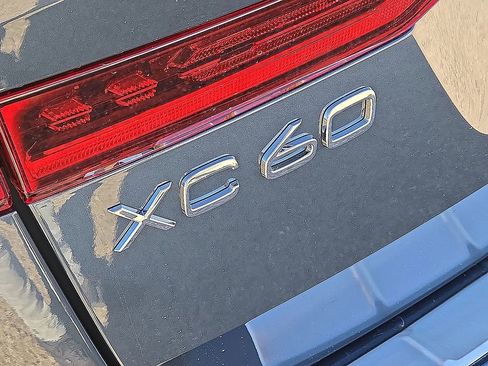 New 2026 Volvo XC60 B5 Ultra w/ Protection Package Premier image 11