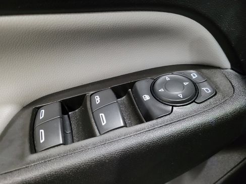 Used 2021 Chevrolet Equinox LS w/ LS Convenience Package AWD/4WD image 27