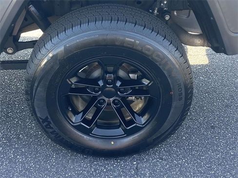 Used 2020 Jeep Gladiator Sport w/ Quick Order Package 24S image 7