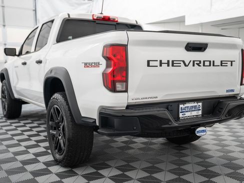 Used 2023 Chevrolet Colorado Trail Boss w/ LPO, Dark Essentials Package AWD/4WD image 5