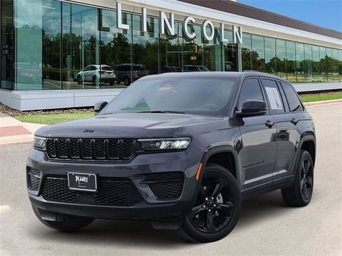 Used 2024 Jeep Grand Cherokee Altitude image 1