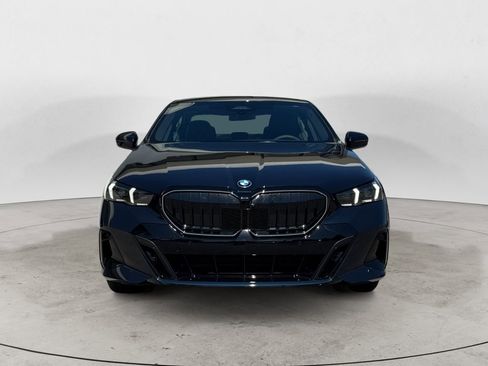 Used 2025 BMW 530i xDrive w/ M Sport Package AWD/4WD image 2