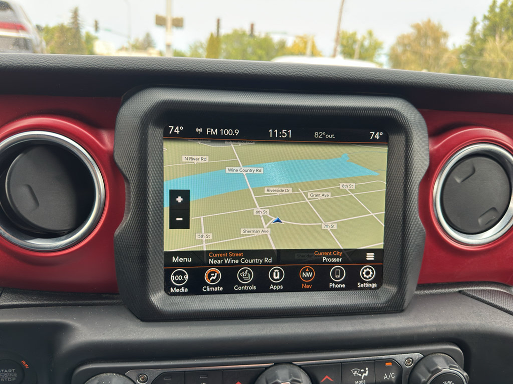 Used 2023 Jeep Gladiator Rubicon w/ Cold Weather Group AWD/4WD image 24
