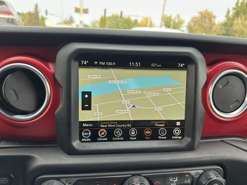 Used 2023 Jeep Gladiator Rubicon w/ Cold Weather Group AWD/4WD image 24