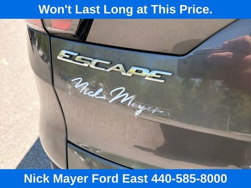 Used 2017 Ford Escape SE w/ Equipment Group 201A FWD image 21