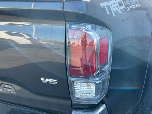 Used 2023 Toyota Tacoma TRD Off-Road AWD/4WD image 18