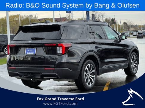 Certified 2025 Ford Explorer ST-Line AWD/4WD image 11