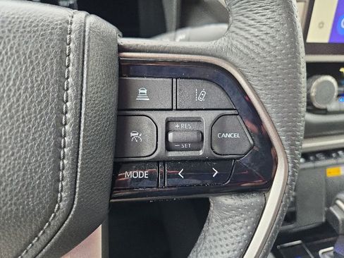 Used 2024 Toyota Tundra Limited AWD/4WD image 18