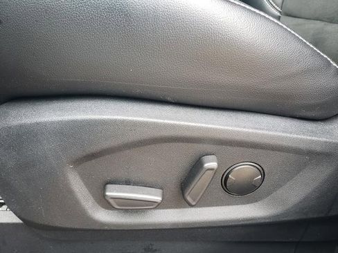 Used 2021 Ford Edge ST image 19