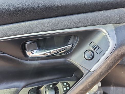 Used 2015 Nissan Altima 2.5 S w/ Power Driver Seat Package FWD image 19