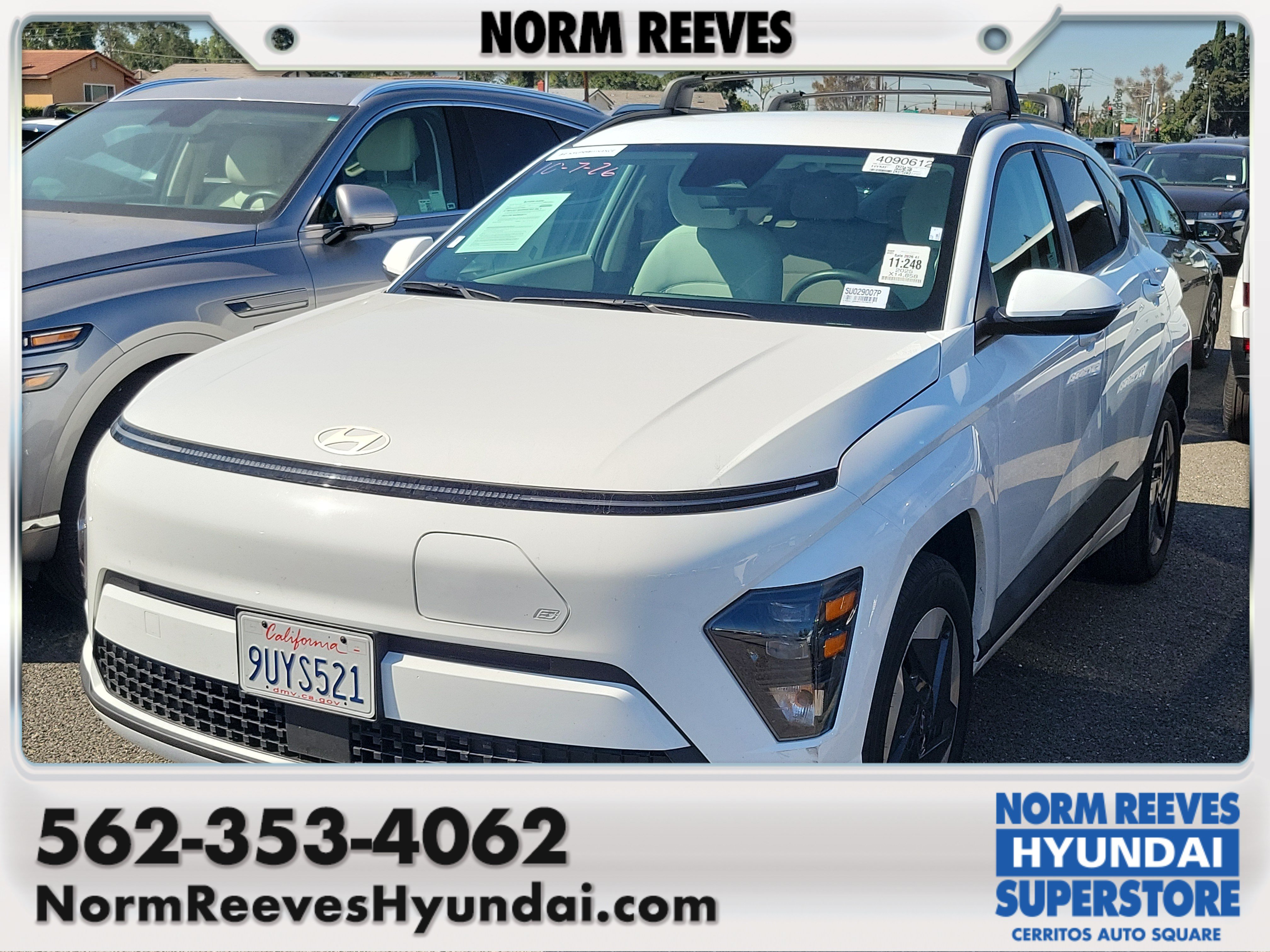 Certified 2025 Hyundai Kona SEL FWD image 1