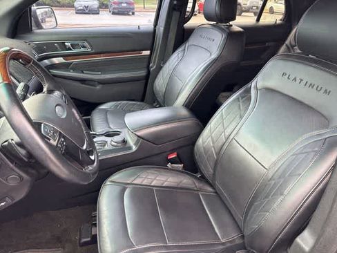 Used 2016 Ford Explorer Platinum image 11