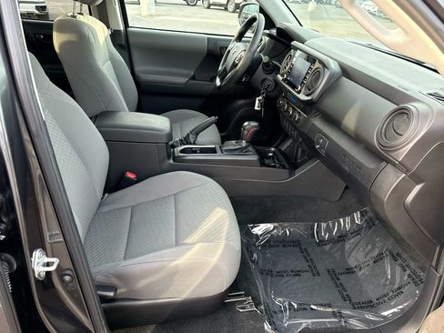 Used 2023 Toyota Tacoma SR AWD/4WD image 19