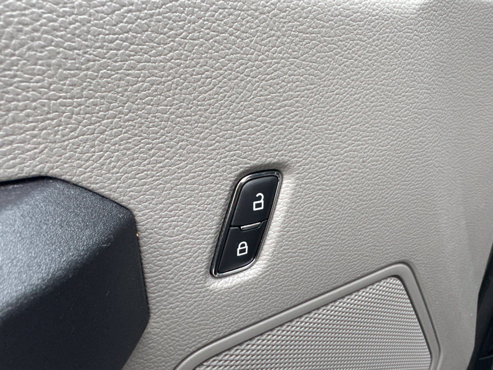 Used 2019 Ford F150 XL w/ Equipment Group 101A Mid AWD/4WD image 16