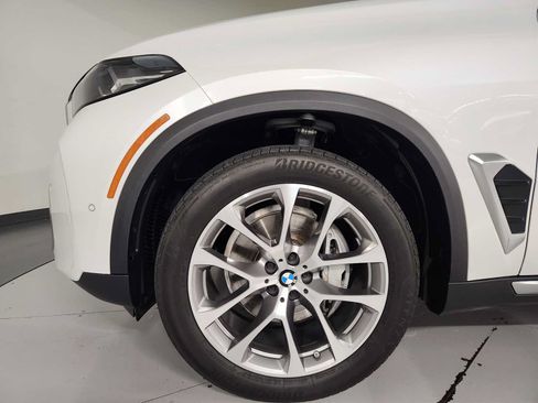 Used 2024 BMW X5 xDrive40i w/ Parking Assistance Package AWD/4WD image 11