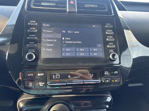 Used 2020 Toyota Prius LE image 20