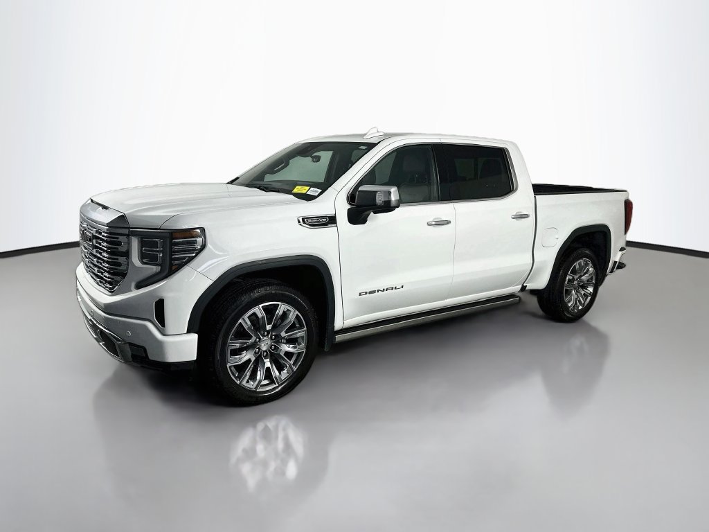 Used 2023 GMC Sierra 1500 Denali w/ Denali Reserve Package AWD/4WD image 3