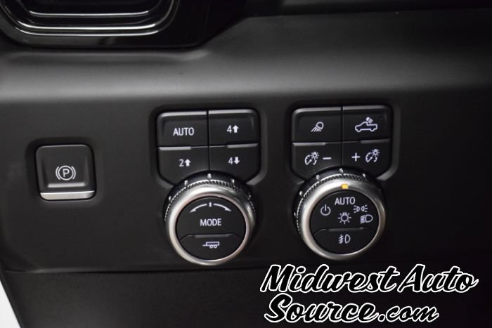 Used 2024 GMC Sierra 2500 AT4 w/ AT4 Premium Plus Package AWD/4WD image 16