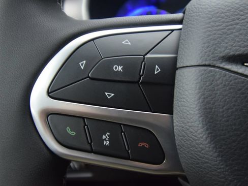 New 2027 Chrysler Pacifica Select AWD/4WD image 21