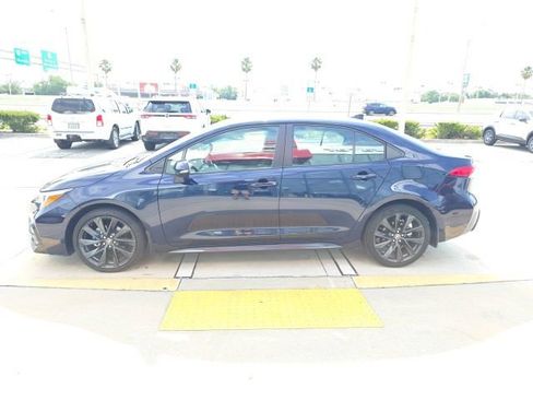 Used 2025 Toyota Corolla SE w/ SE Premium Package FWD image 7