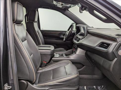 Used 2023 Chevrolet Suburban Premier image 24