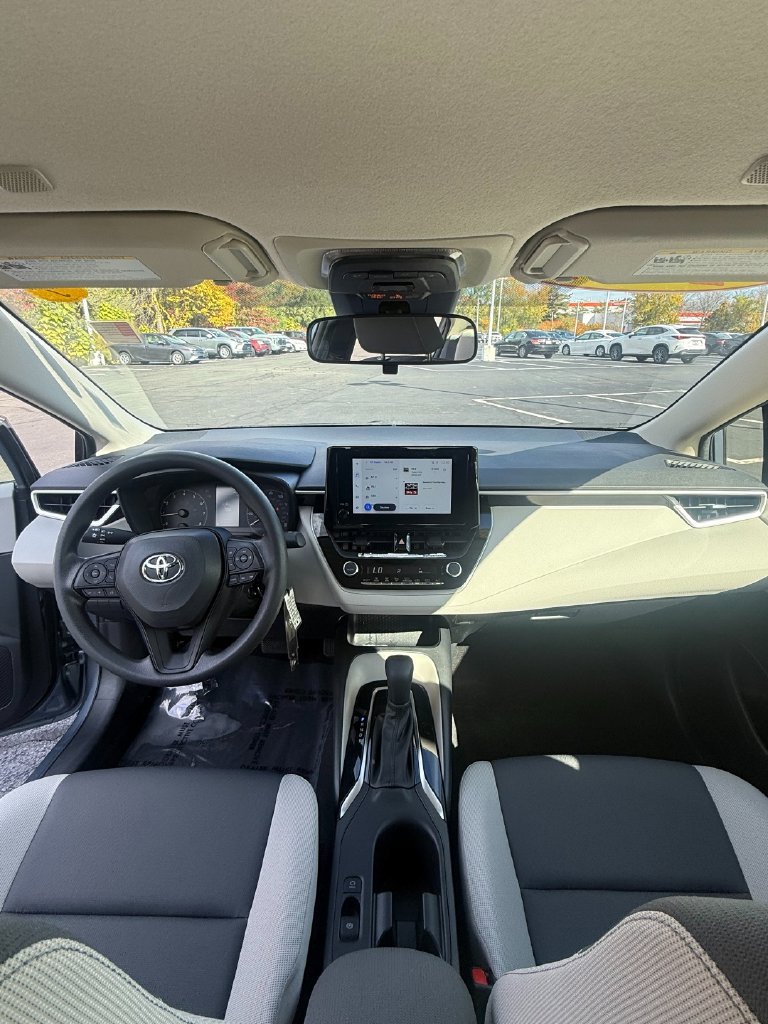 Used 2024 Toyota Corolla LE FWD image 28