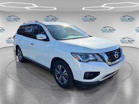 Used 2019 Nissan Pathfinder SL image 3