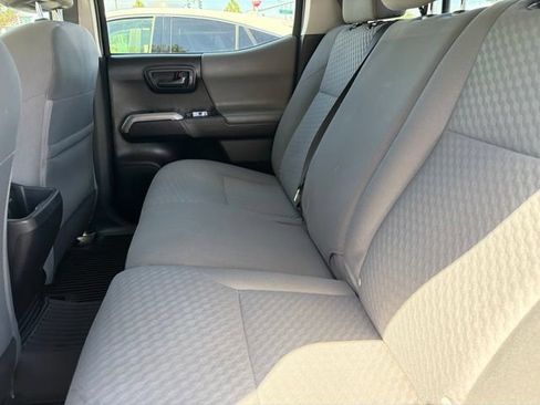 Certified 2022 Toyota Tacoma SR5 AWD/4WD image 16