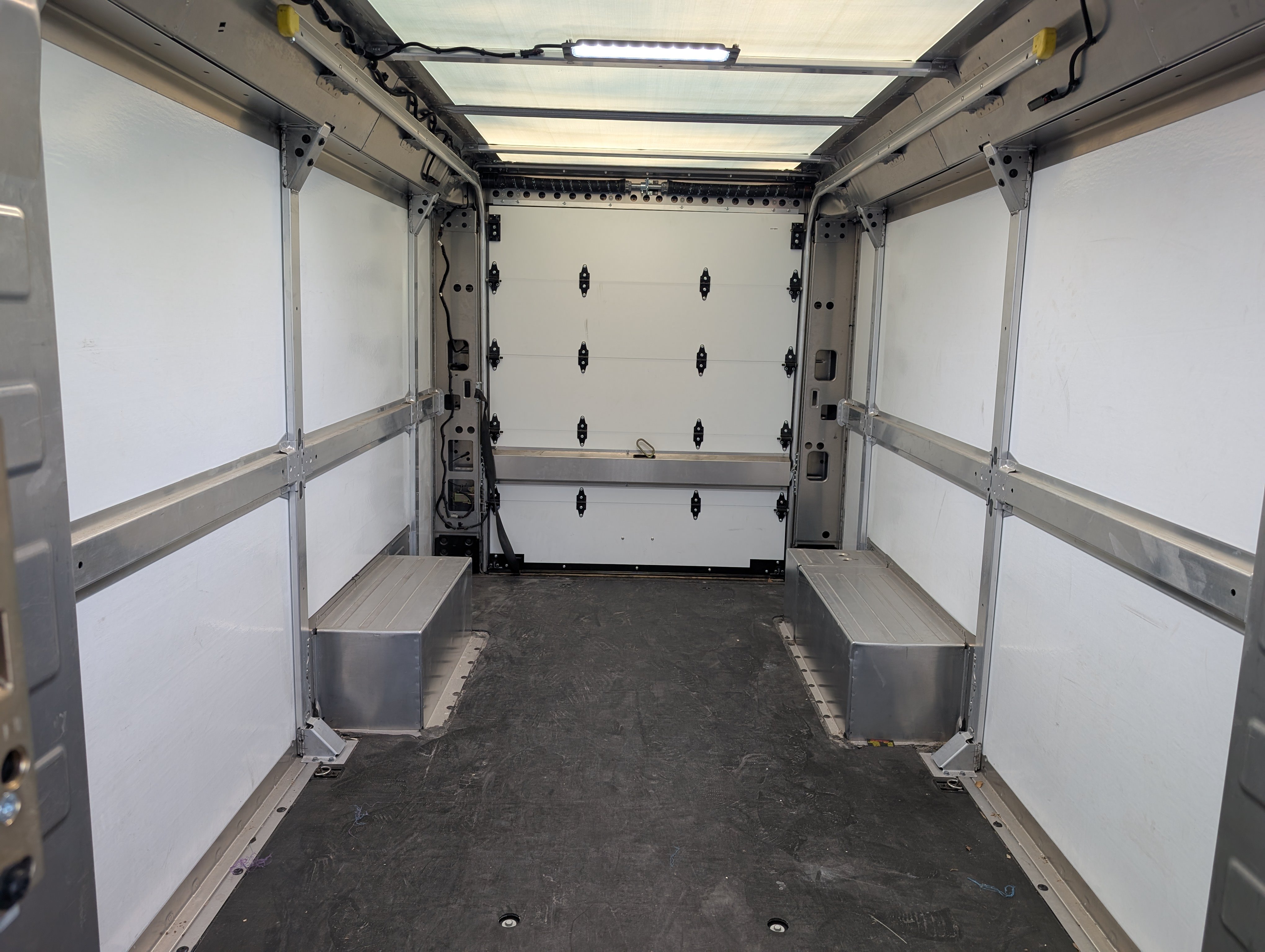 Used 2024 Chevrolet Brightdrop 600 w/ Commercial Equipment Package AWD/4WD image 20