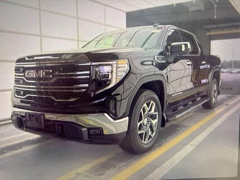 Used 2024 GMC Sierra 1500 SLT w/ SLT Premium Plus Package AWD/4WD image 2