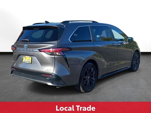 Certified 2022 Toyota Sienna XSE image 7