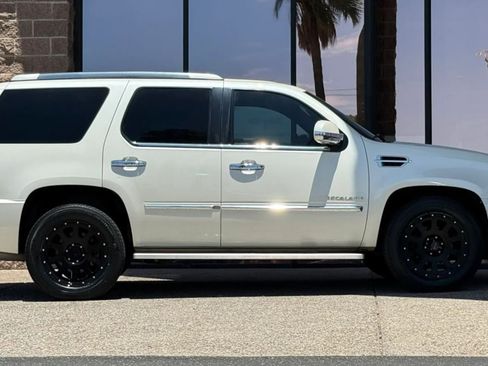 Used 2014 Cadillac Escalade Luxury AWD/4WD image 15