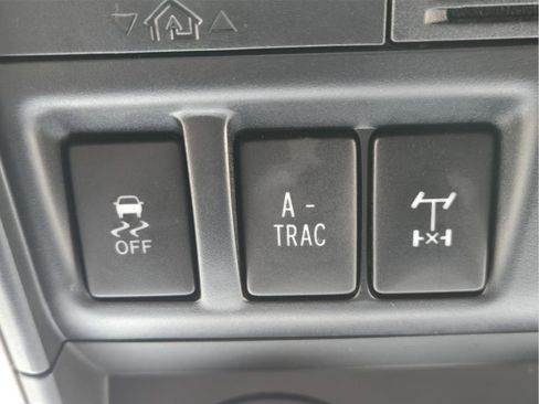Used 2021 Toyota 4Runner TRD Off-Road Premium AWD/4WD image 36